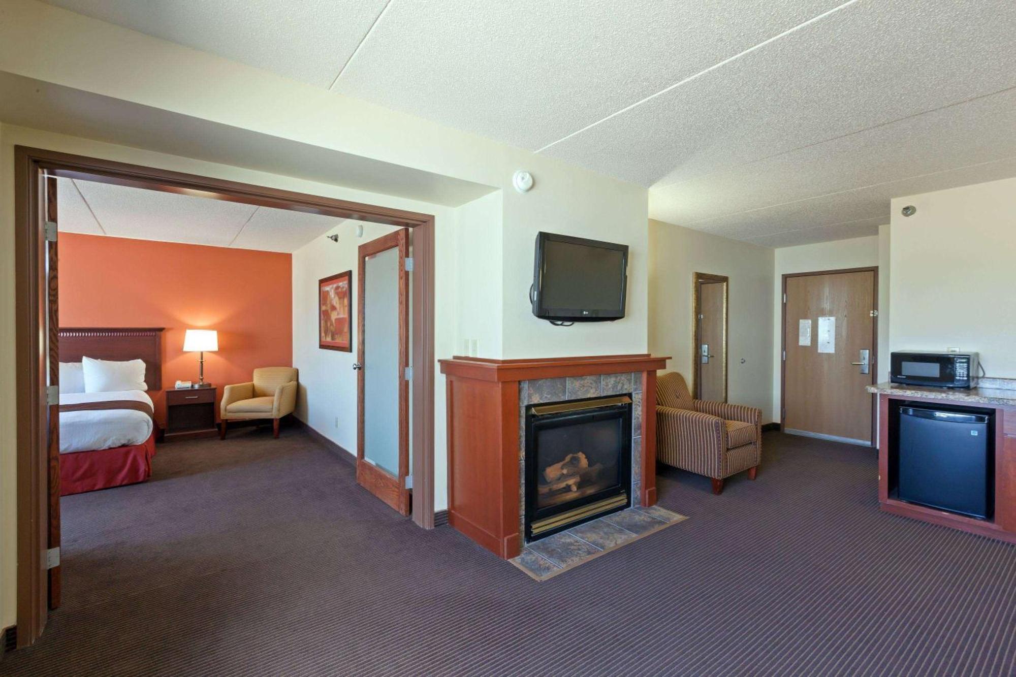 Americinn By Wyndham Valley City Conference Center Bagian luar foto
