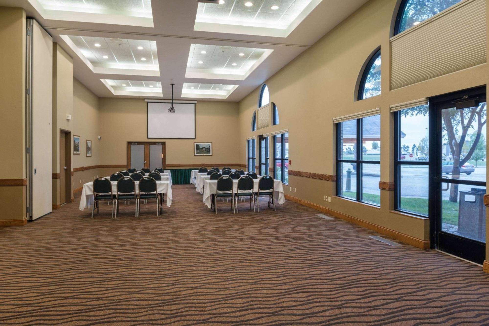 Americinn By Wyndham Valley City Conference Center Bagian luar foto