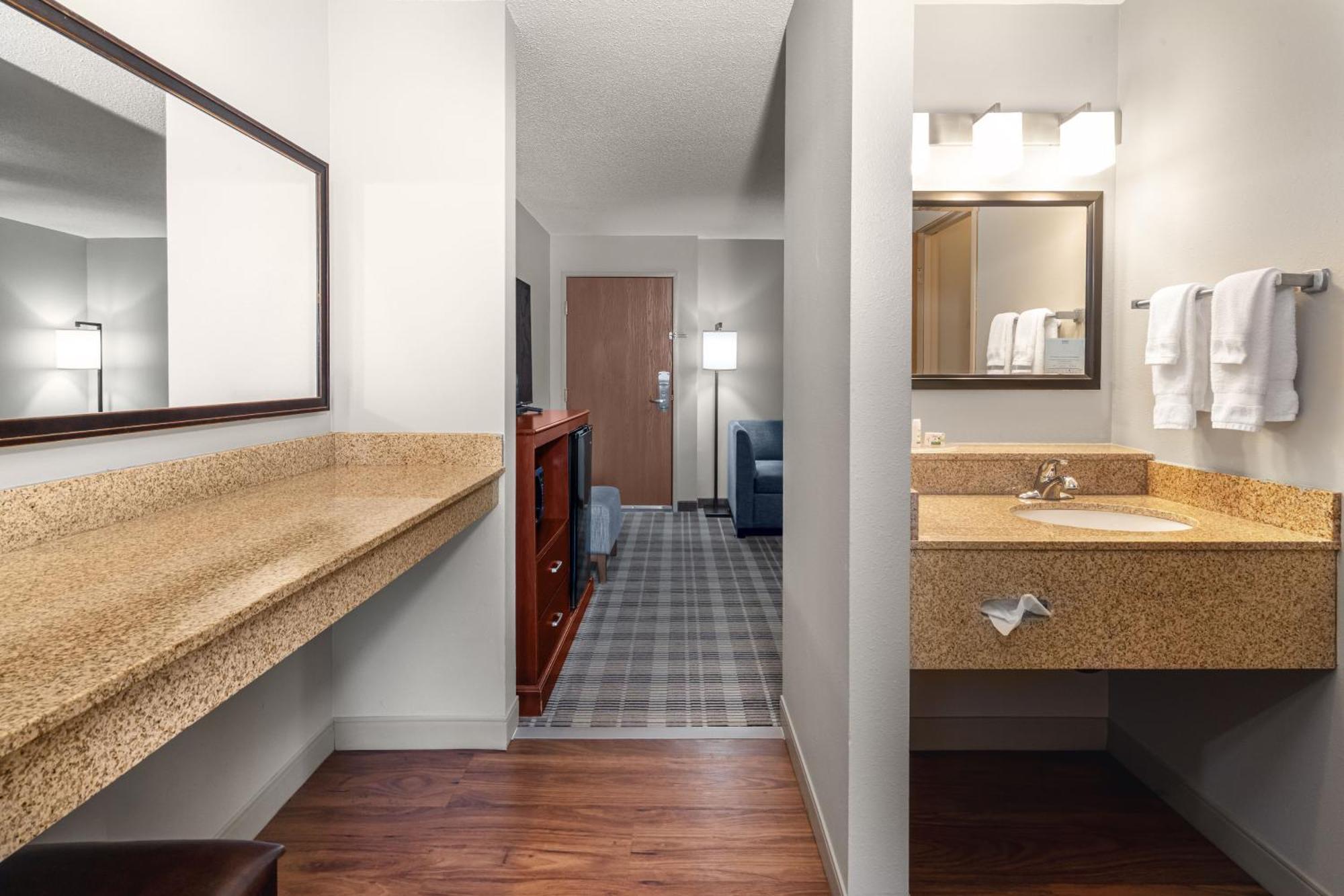 Americinn By Wyndham Valley City Conference Center Bagian luar foto