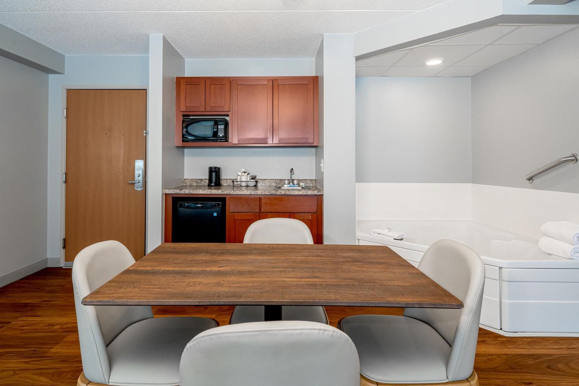 Americinn By Wyndham Valley City Conference Center Bagian luar foto
